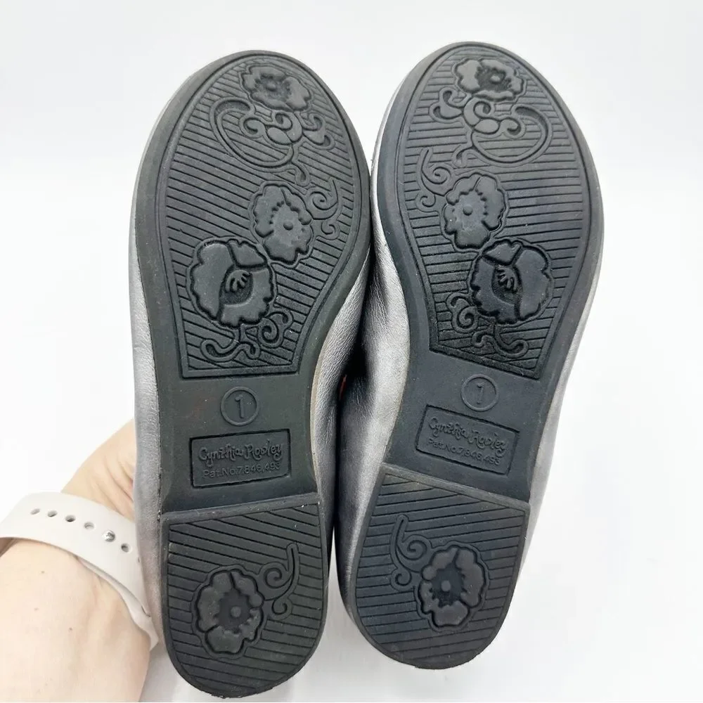 Girls Cynthia‎ Rowley Girls Ballet Flats w/Flower Embellishment Sz 1